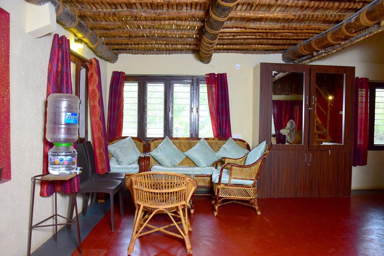 Villa Paradise Quest Nature Farmhouse à Kālapettai Extérieur photo